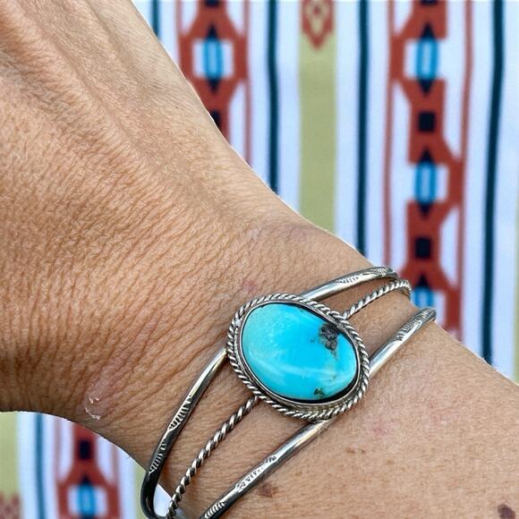 Vintage Navajo Sterling Silver Turquoise Cuff Bracelet Split Shank Stampwork 6 - Picture 1 of 8